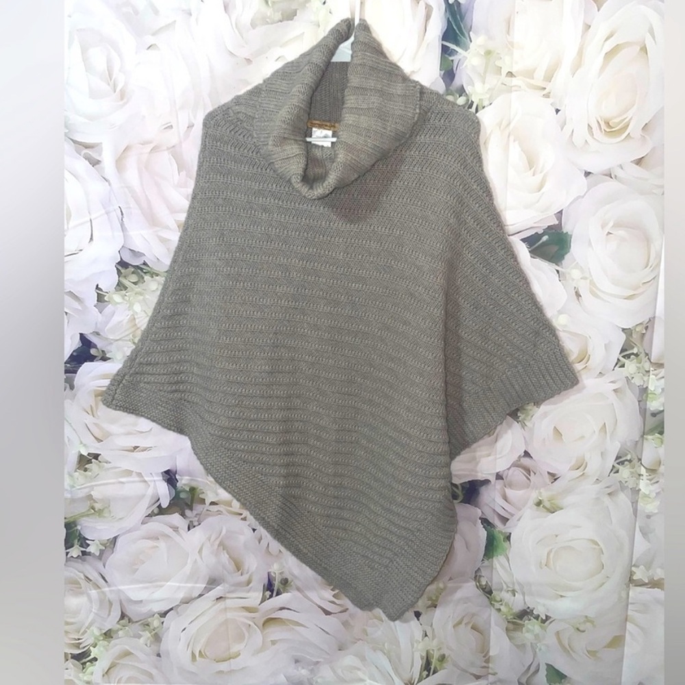 COCOGIO Poncho Sweater Wool Alpaca
Blend Grey Made In Italy One Size (M-L)
